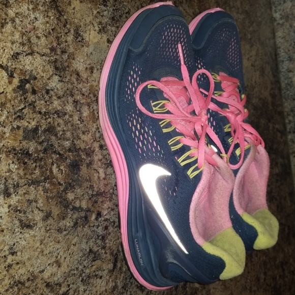 Shoes - Picture 2 of 5